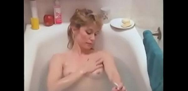  Fatal Pulse Sexy Nude Girl Bath